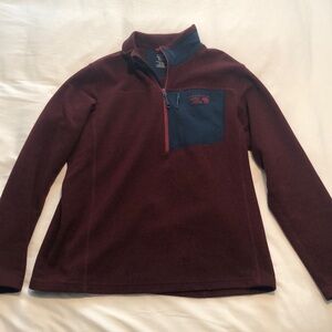 Men’s large Mountain Hardwear pullover